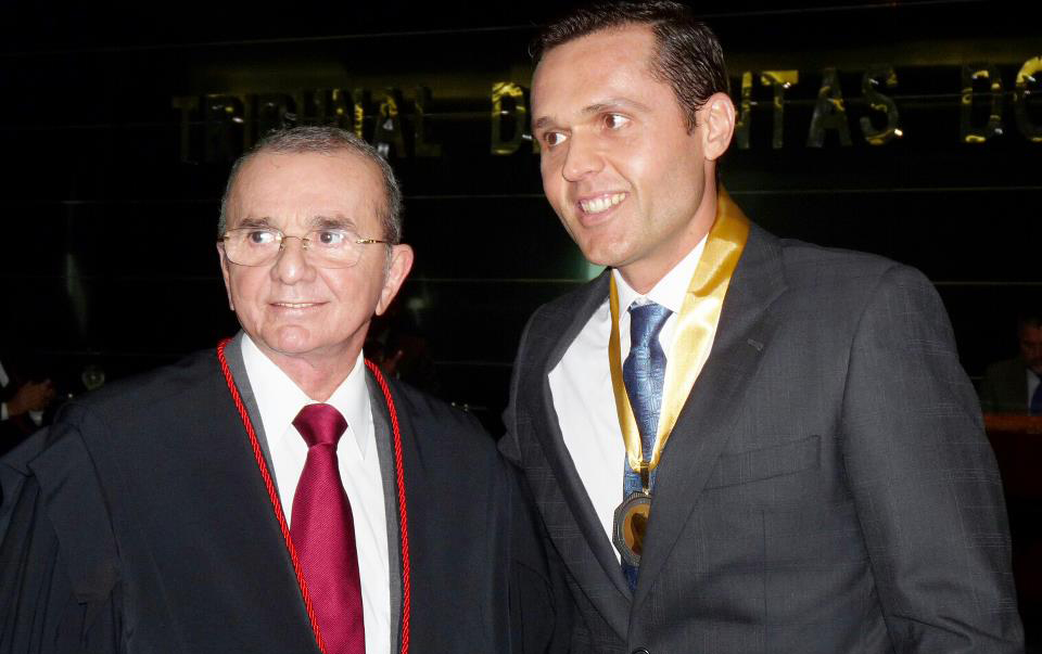 Secretário da SEPLAG recebe homenagem do TCM