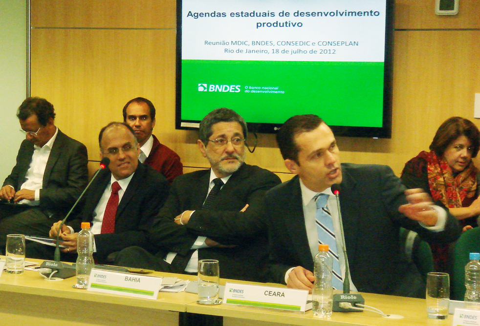 Secretário da SEPLAG participa de reunião no BNDES