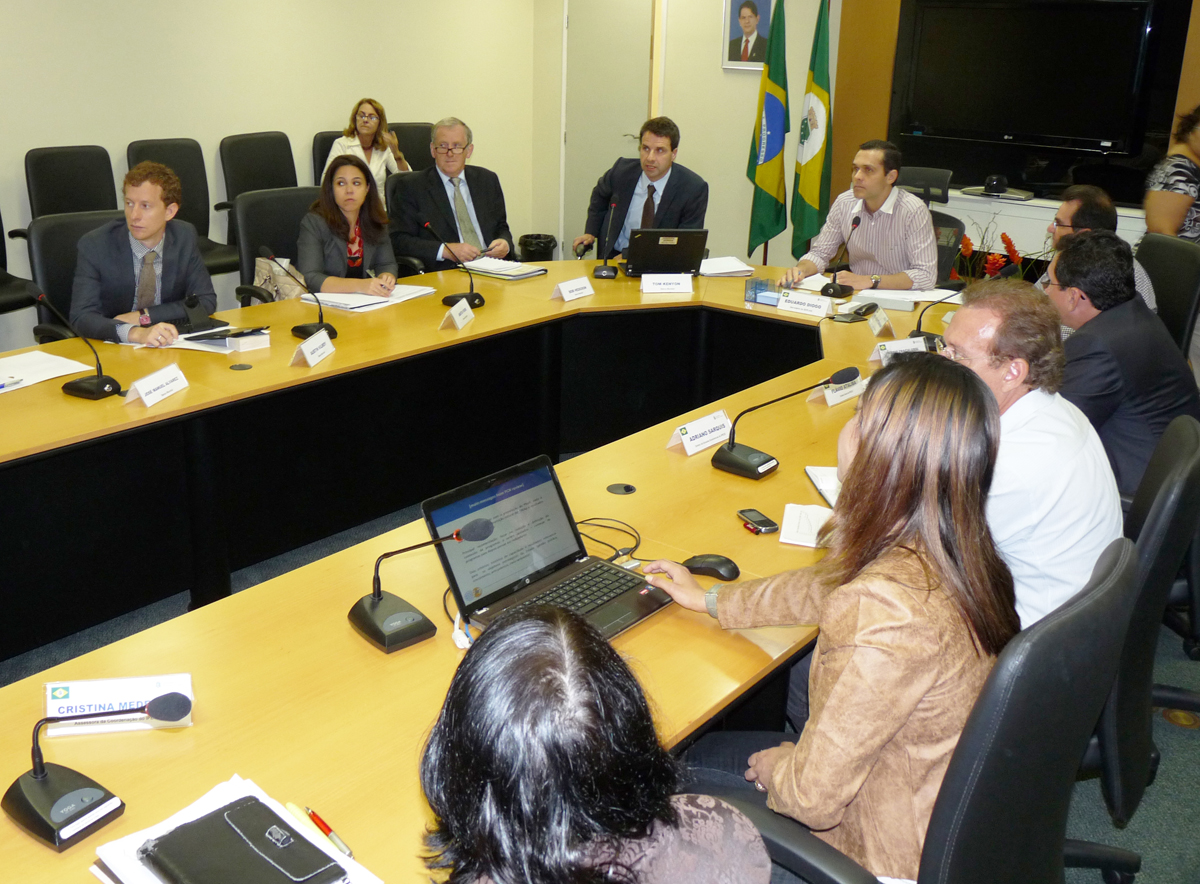 Secretário coordena reunião com Banco Mundial