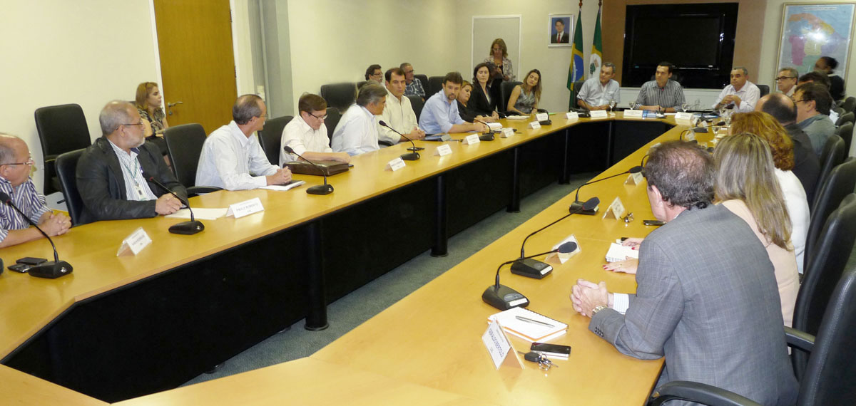 Reunião da Rede de Secretários Executivos tem presença do Líder do Governo