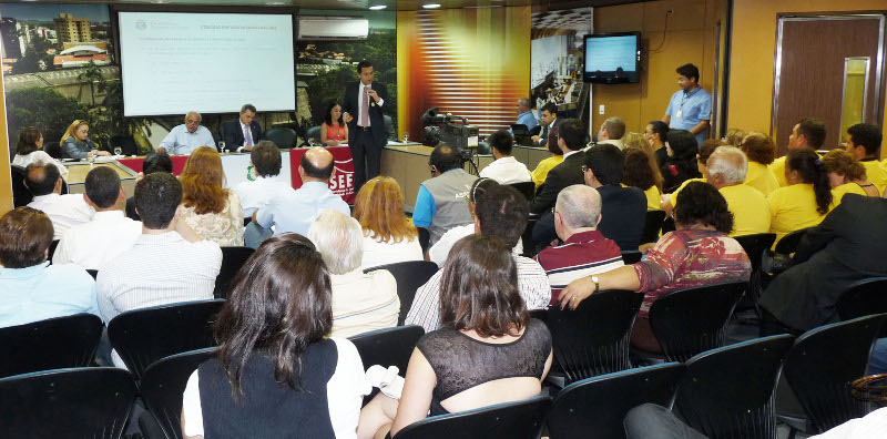 Secretário debate com servidores novo modelo de Previdência