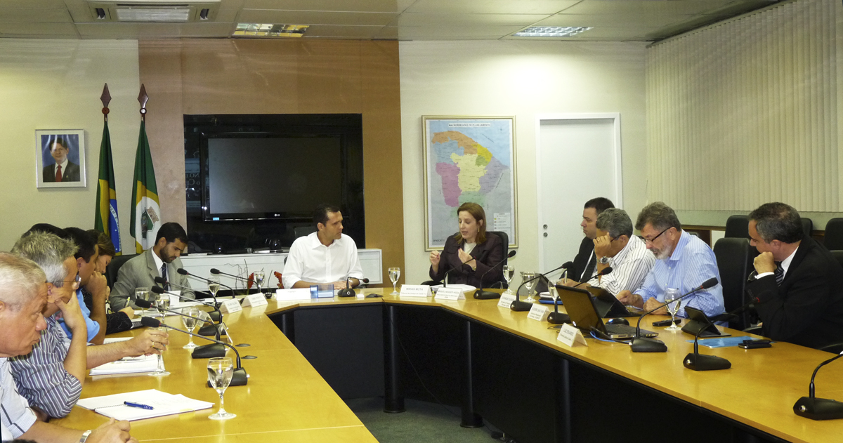 Reunião discute regularização de imóveis