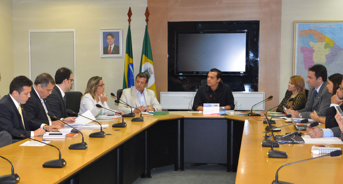 SEPLAG recebe defensores públicos