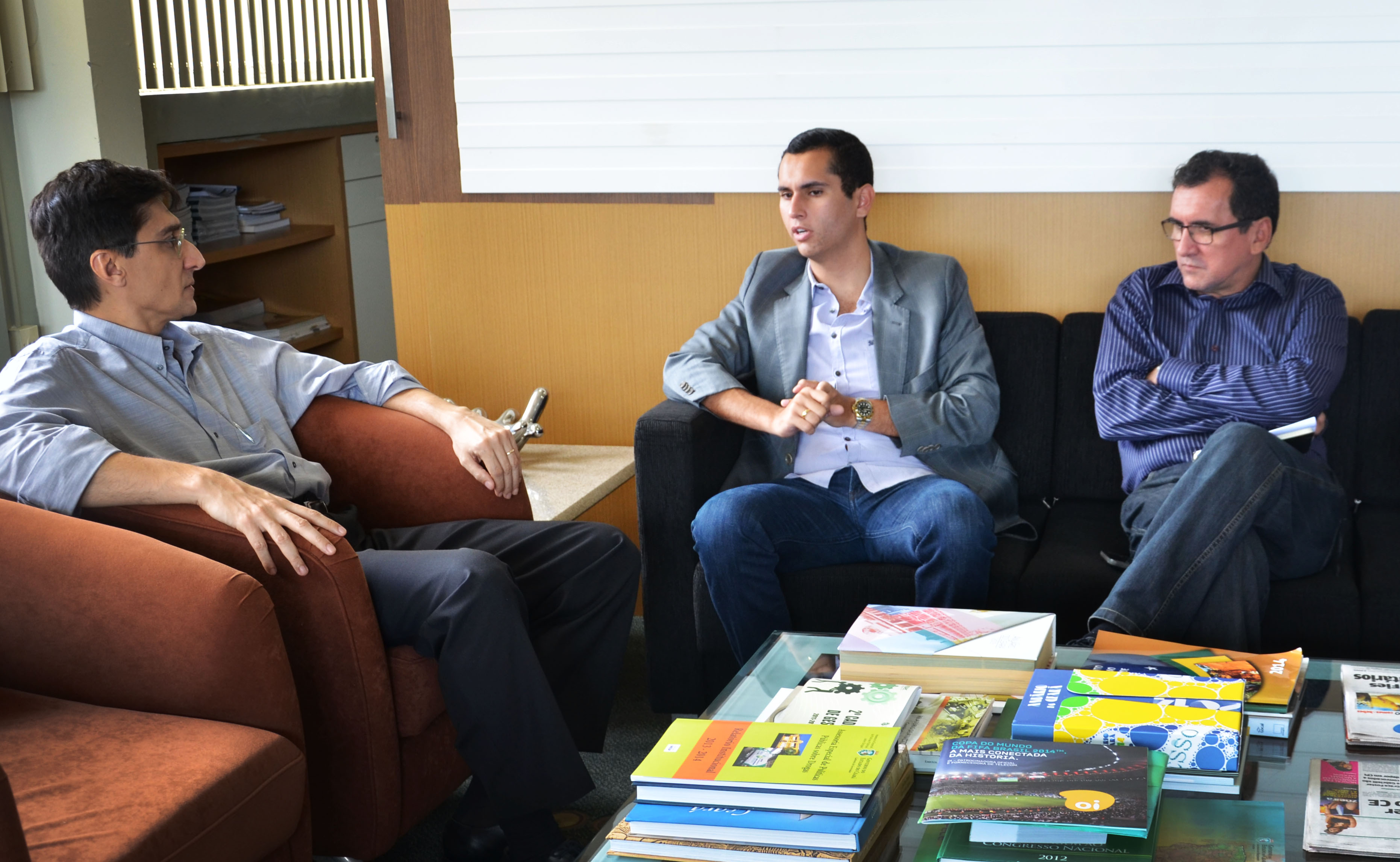 Secretário recebe em audiência deputado federal Domingos Neto