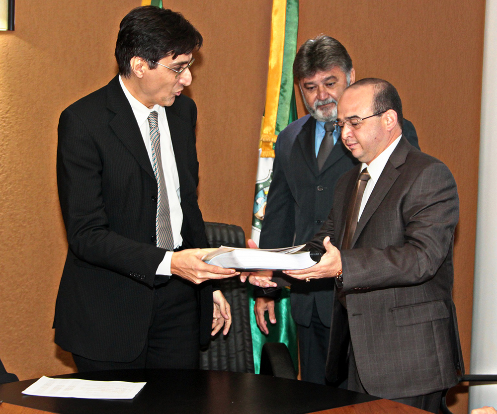 Governo entrega Projeto de Lei  do PPA 2016-2019 na Assembleia