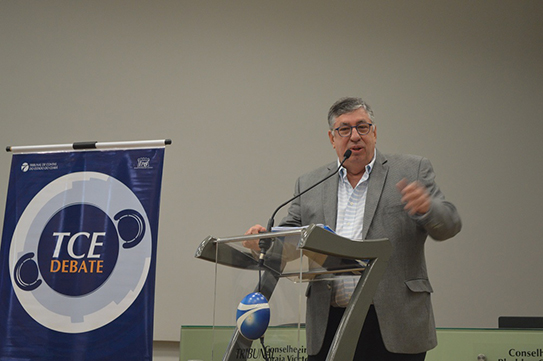Secretário Maia Júnior debate concessões públicas no TCE