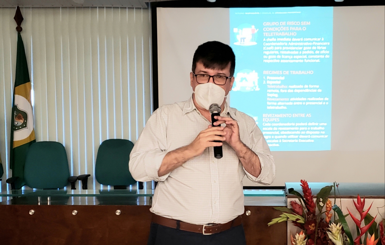 Seplag retoma trabalho presencial e orienta servidores sobre prevenção à covid-19