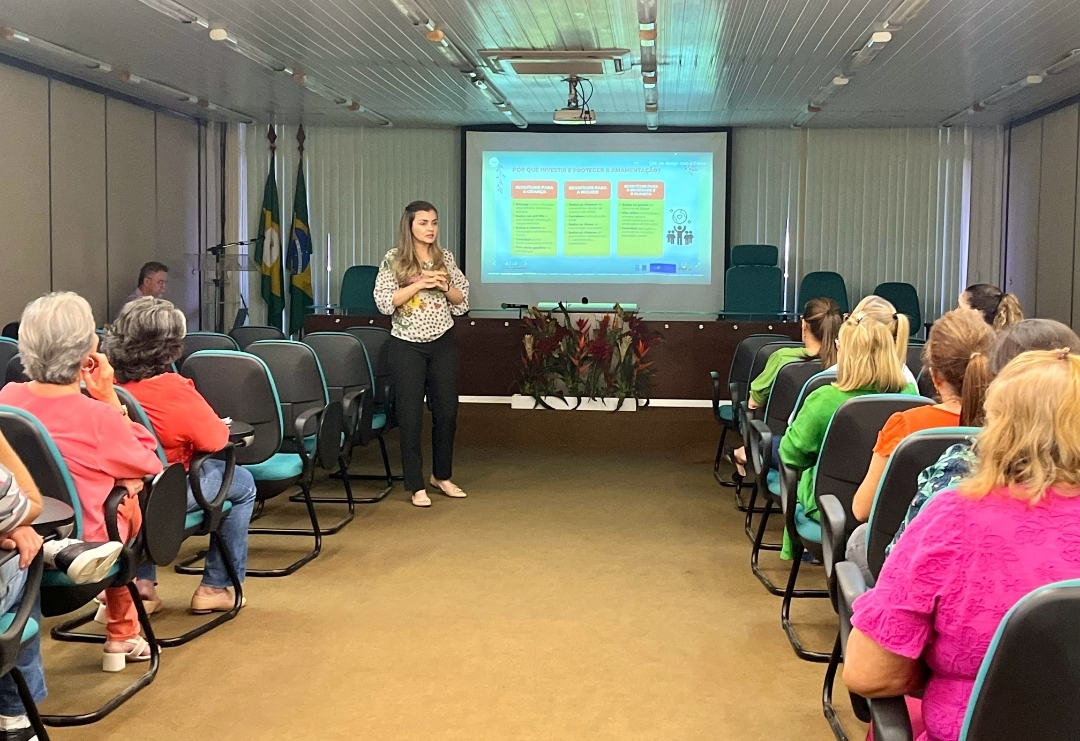 Doação de leite humano e potes de vidro ajuda a salvar vidas