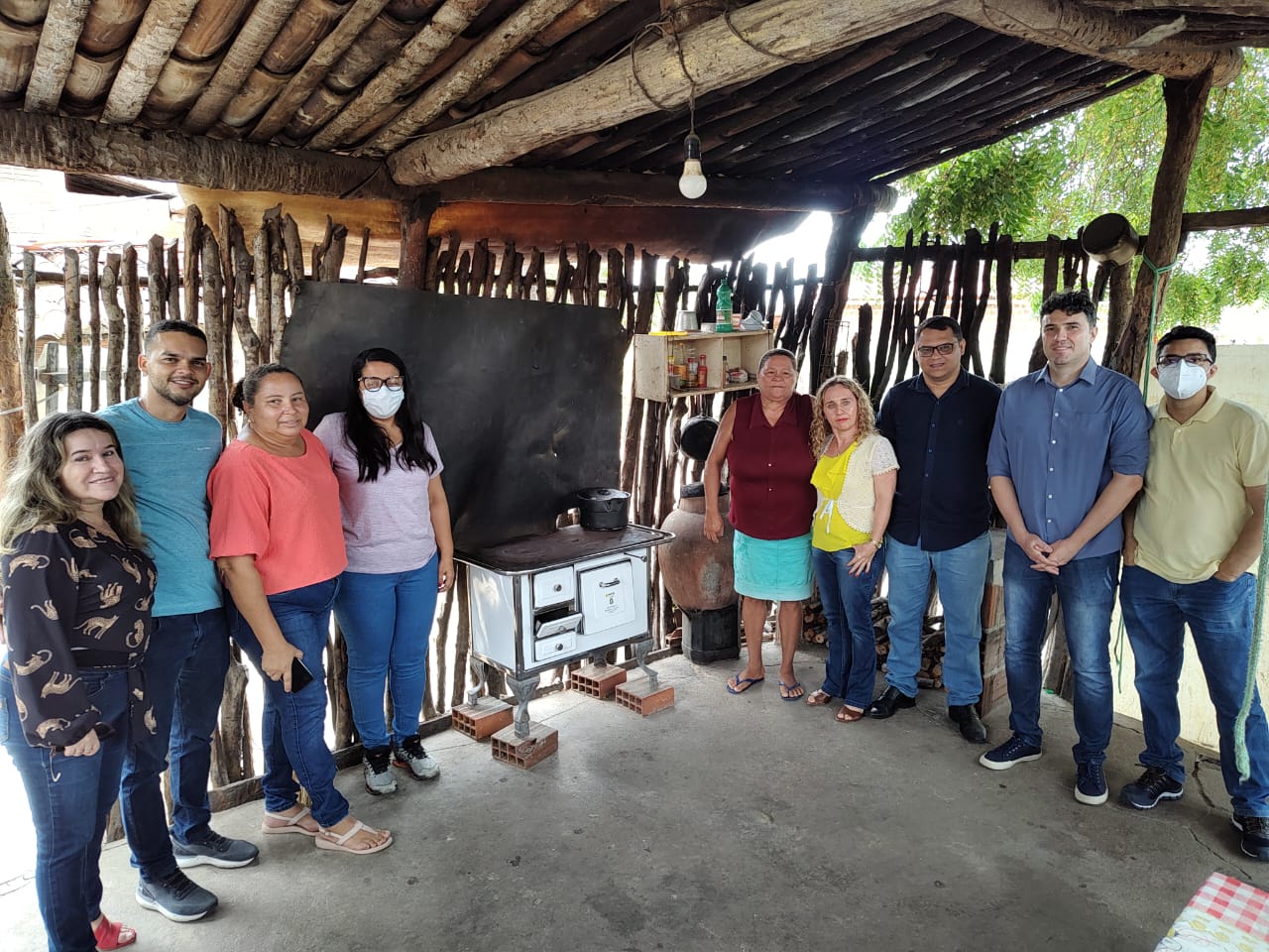 Seplag visita projeto “Fogões sustentáveis”, executado com recursos do Fecop
