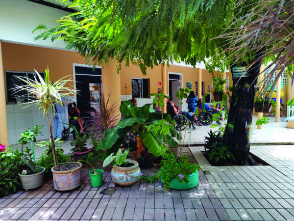 Equipe da Seplag realiza visita técnica à Residência Inclusiva VI