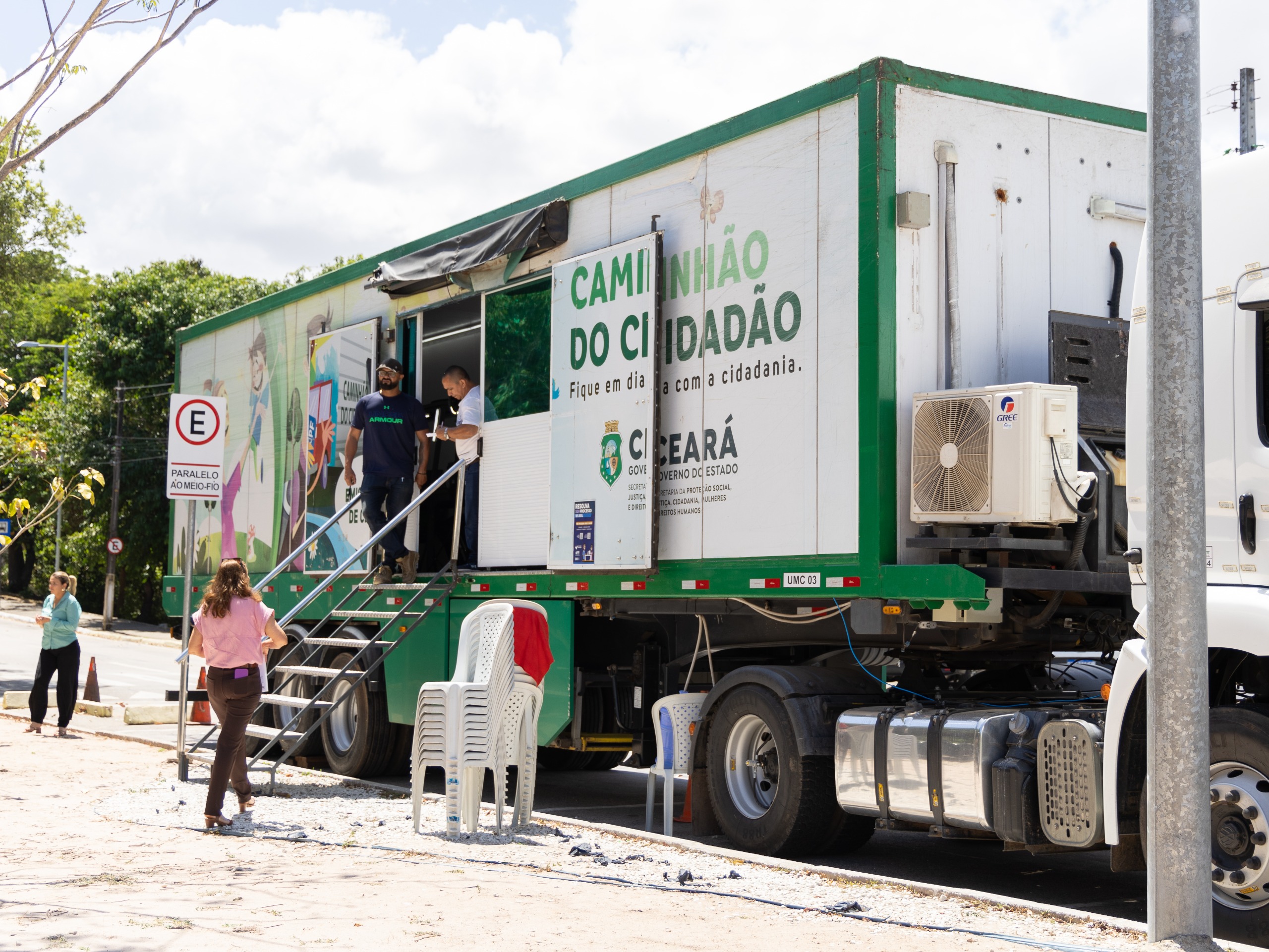 Caminhão do Cidadão oferece comodidade e acesso a serviços para servidores e colaboradores