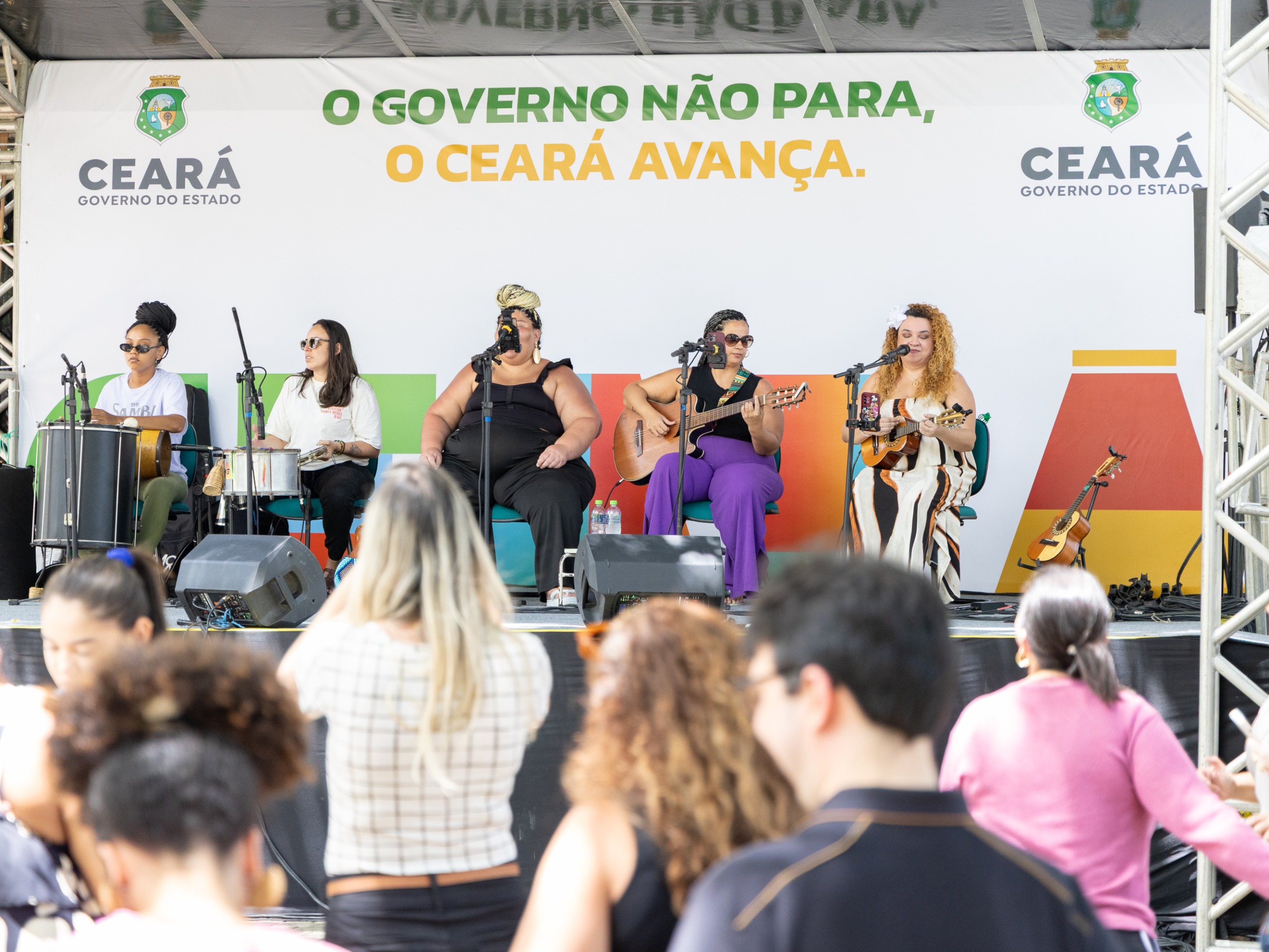 Seplag celebra Dia do Trabalhador com música e descontração