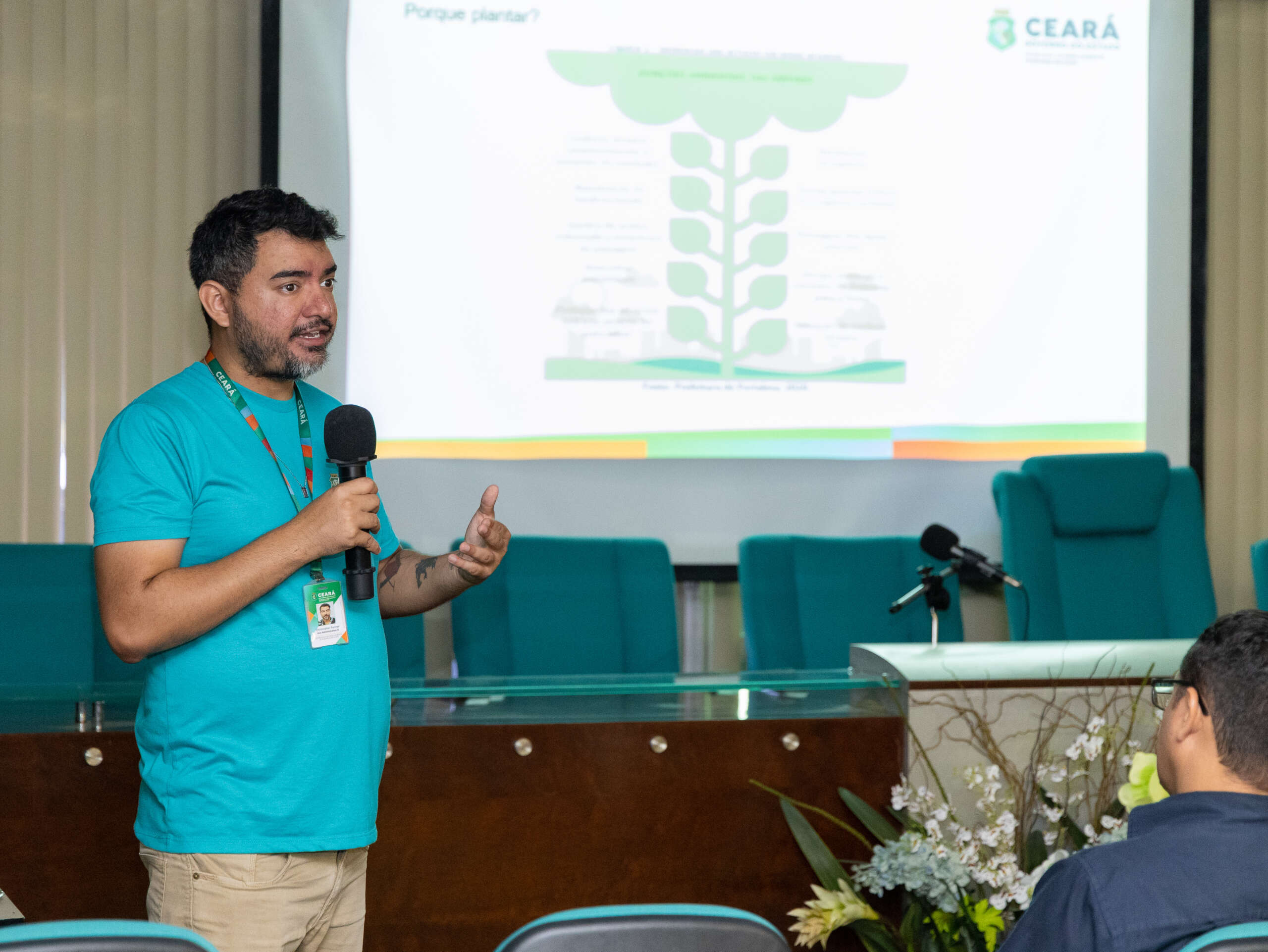 Seplag-CE promove palestra sobre preservação ambiental e plantio de mudas nativas