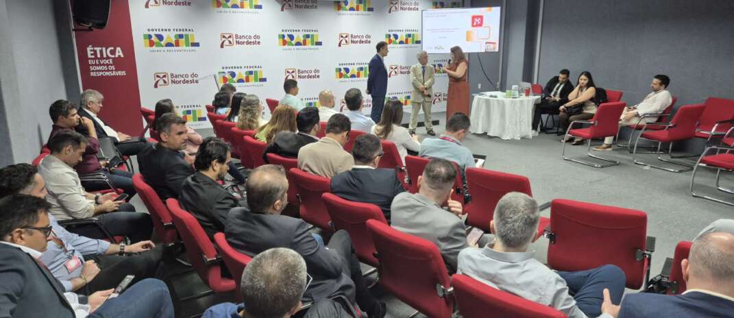 Seplag aborda gestão pública e governança interfederativa em palestra para gerentes do BNB