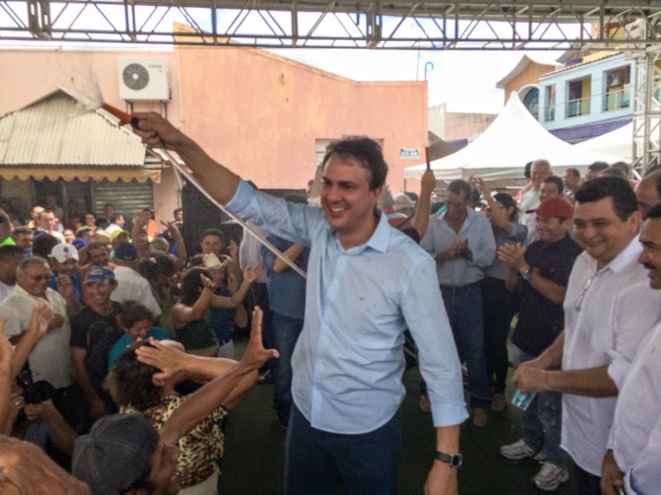 Governo do Estado realiza última inauguração do ano com a nova adutora em Independência