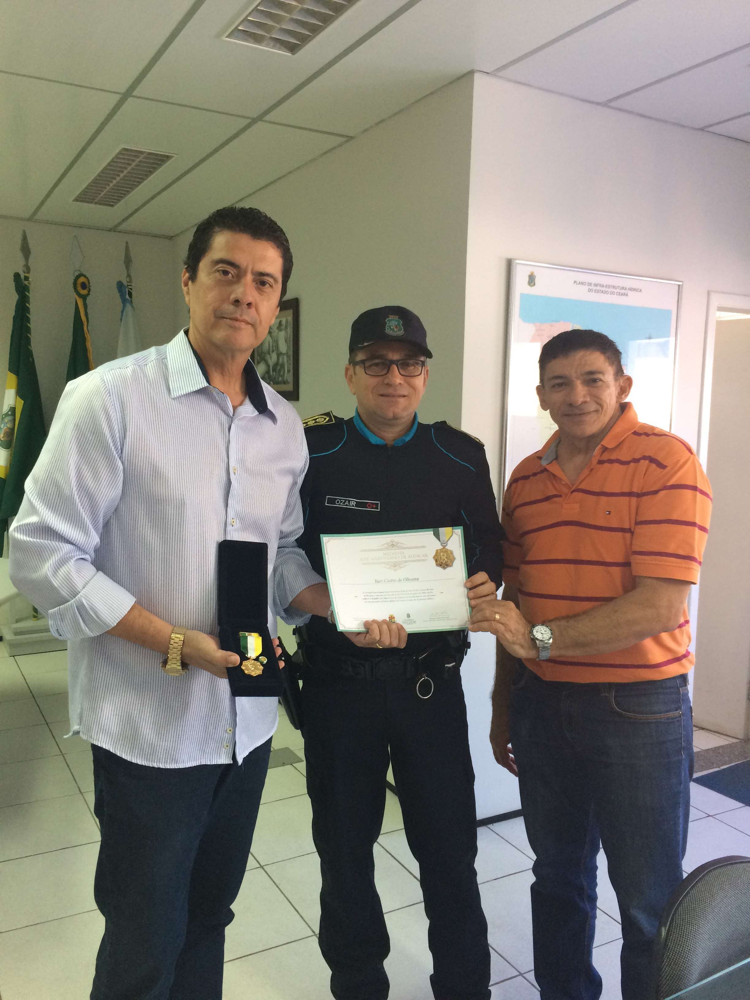 O Superintendente da SOHIDRA recebeu do Subcomandante Geral da Polícia Militar do Ceará