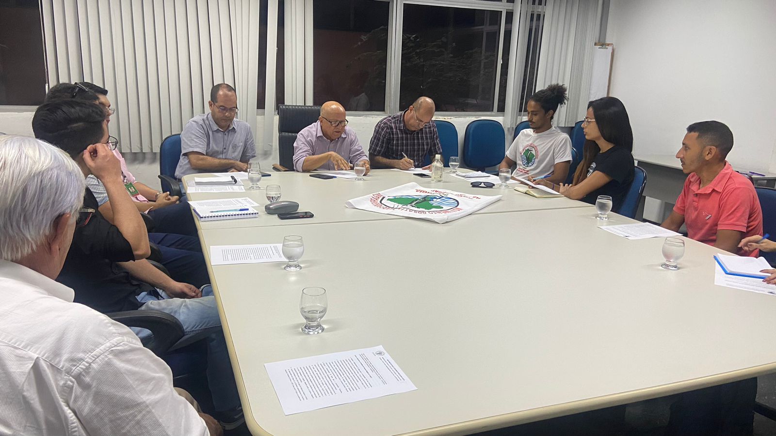 Sohidra discute abastecimento de comunidades de Caucaia com MAB