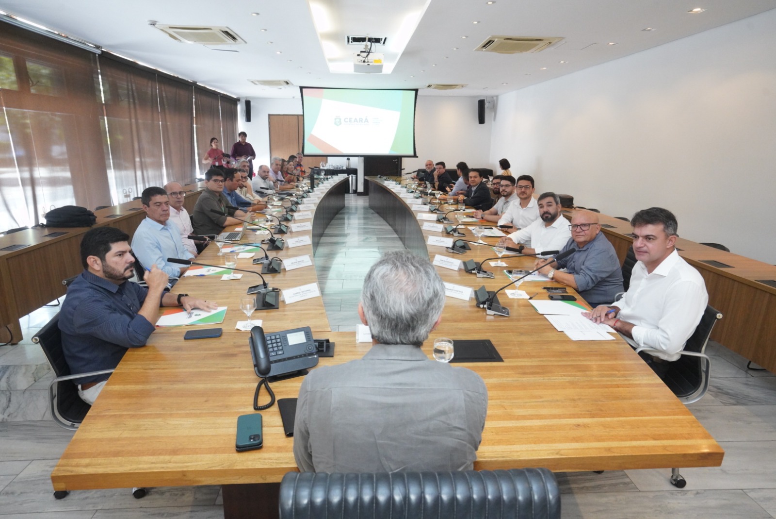Comitê de Segurança Hídrica e  Governador Elmano discutem ações hídricas