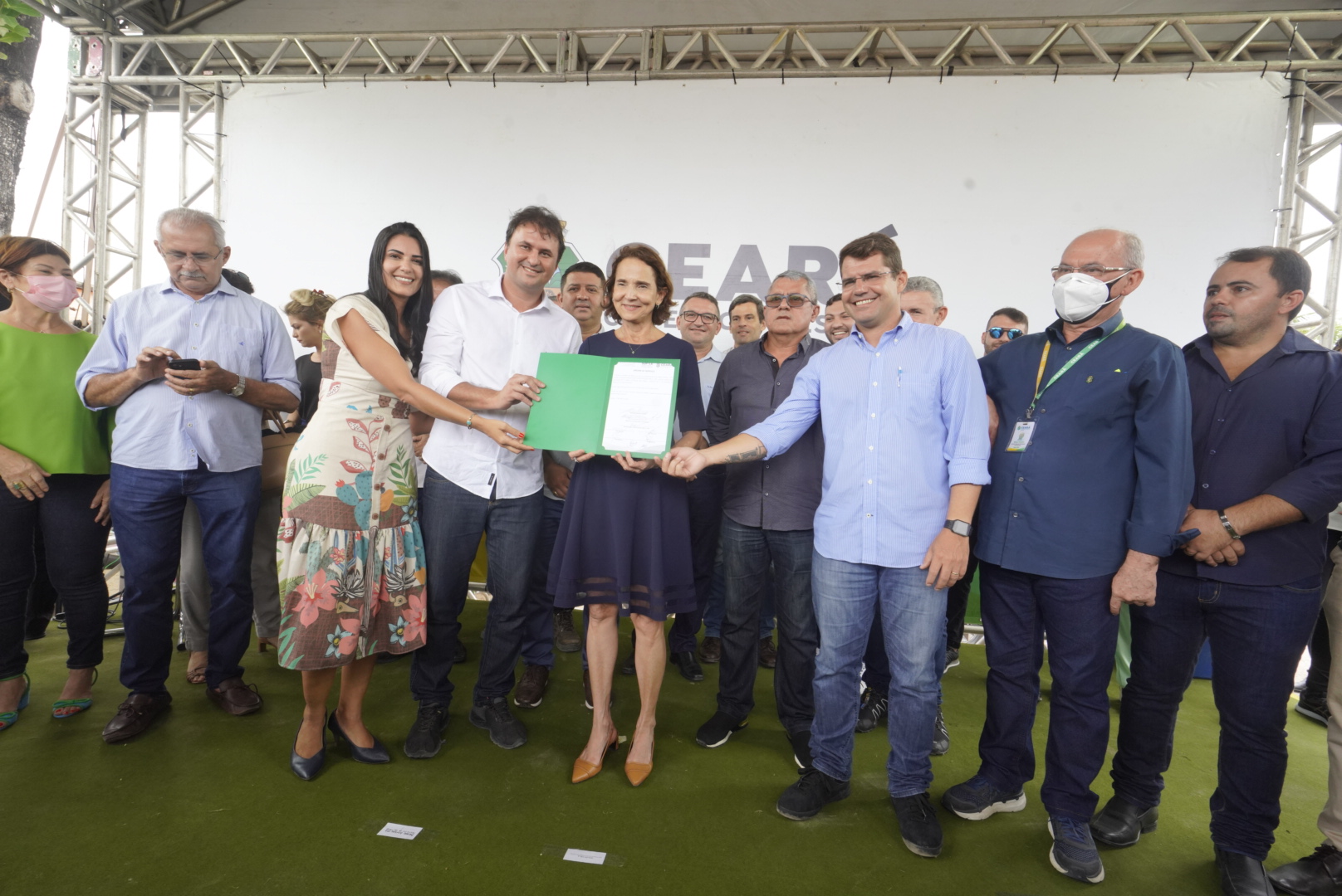 Governo do Ceará autoriza construção de duas Areninhas em Aquiraz