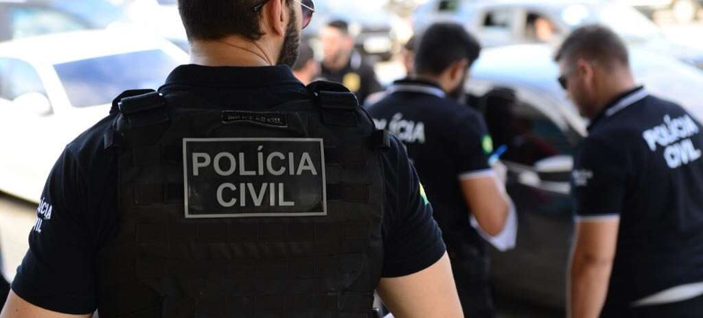 Investigado por integrar grupo criminoso e se exibir na internet com armas é capturado pela PCCE na Barra do Ceará