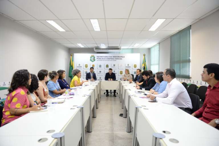 SSPDS se reúne com Fórum Cearense de Mulheres e dialoga sobre políticas públicas de combate ao feminicídio