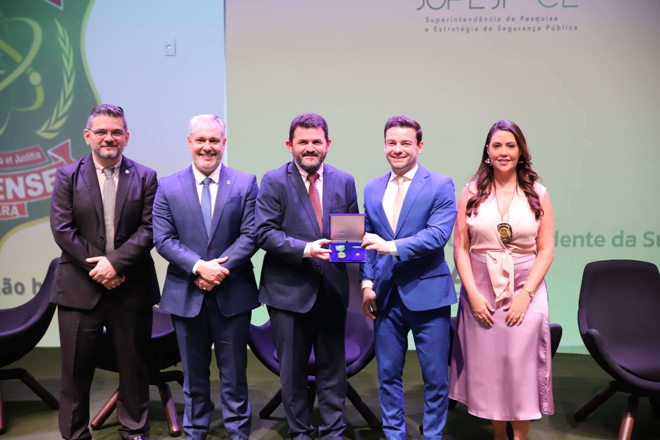 Supesp é homenageada com a Medalha Grande Mérito Policial Científico da Pefoce