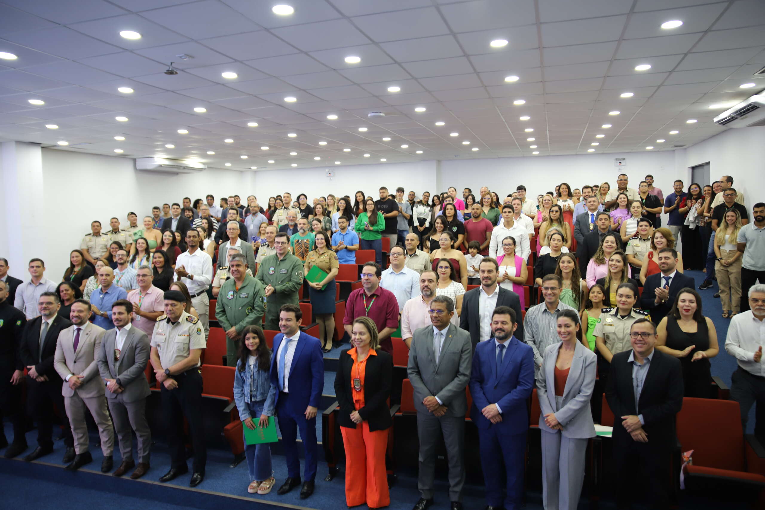 Colaboaradores da Supesp recebem Certificados de Relevantes Serviços da SSPDS