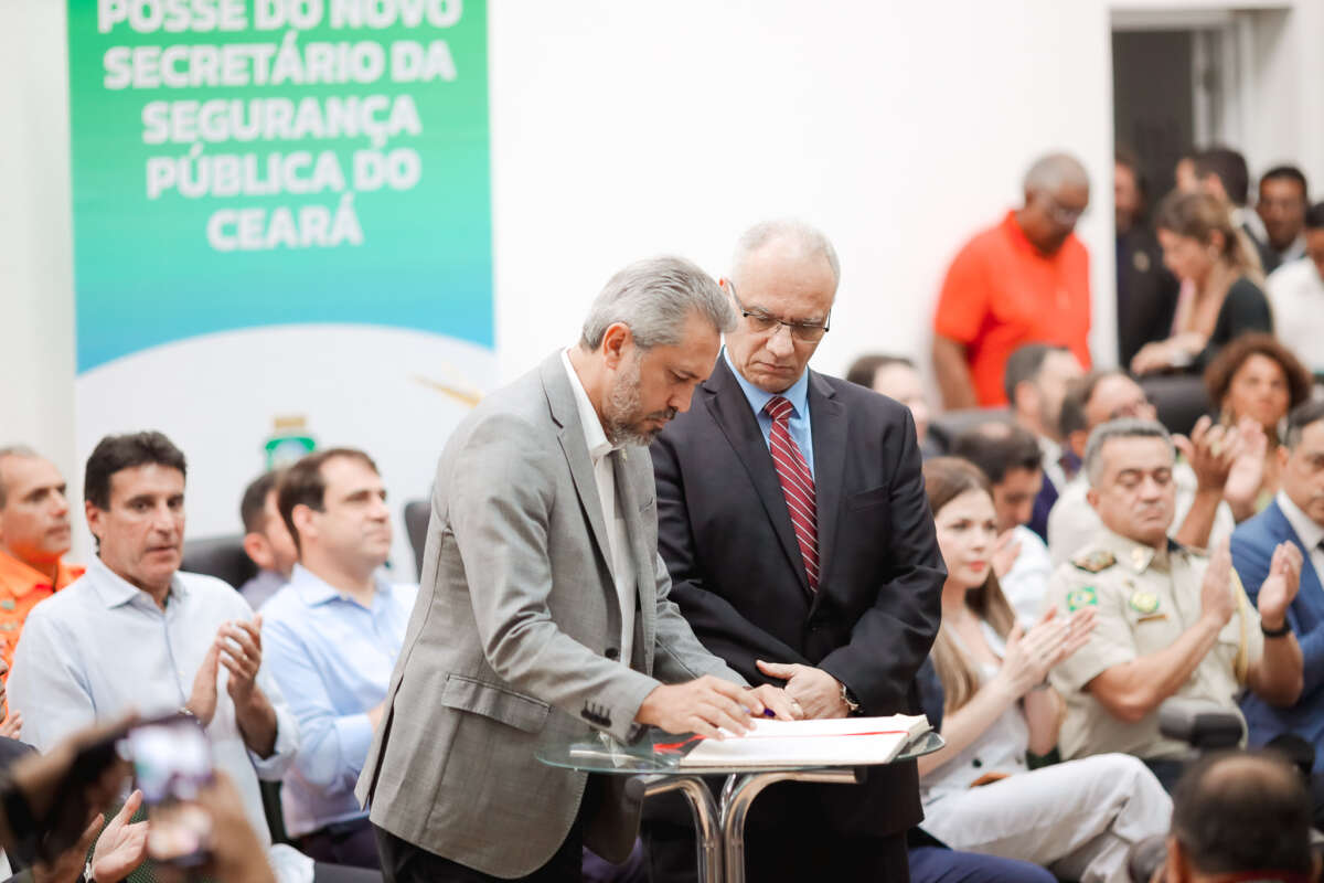 Em posse do novo secretário da Segurança Pública, governador Elmano anuncia comitê estratégico para combater a criminalidade
