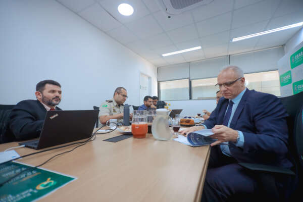 Secretário Roberto Sá visita sedes da Supesp e Corpo de Bombeiros