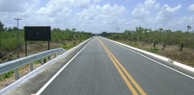 Governo inaugura restauração da rodovia CE-085  em Camocim