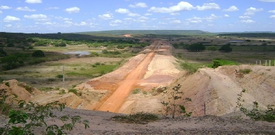Lula e Cid assinam ordem de serviço para trechos da Transnordestina no Ceará