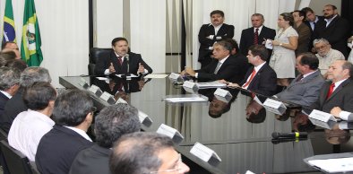 Novos secretários tomam posse