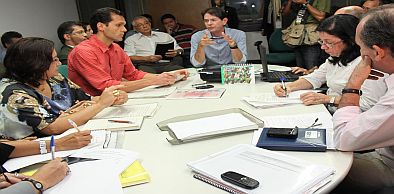 Servidores terão reajuste de 5% e remuneração mínima será de R$ 640