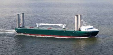 Navio movido a energia eólica chega ao Pecém