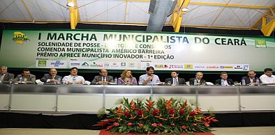 Governador participa I Marcha Municipalista do Ceará