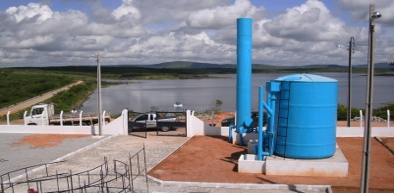 Cid Gomes inaugura sistema adutor de Irapuan Pinheiro