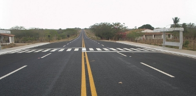 Governo inaugura obras rodoviárias em Uruburetama e Beberibe nesta sexta-feira