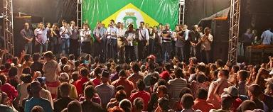 Cid Gomes  inaugura trecho da CE-060 que liga Jardim a Barbalha