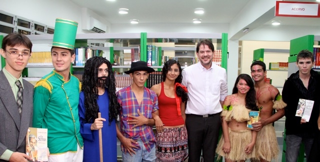 Cid Gomes inaugura nova escola profissionalizante em Camocim