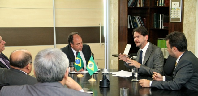 Cid Gomes mantém audiências com ministros em Brasília