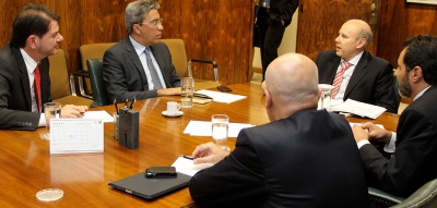Cid Gomes debate com Guido Mantega divisão dos royalties do pré-sal