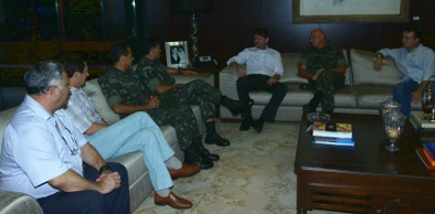 Cid Gomes e Comando da Força Nacional e Exército voltam a se reunir