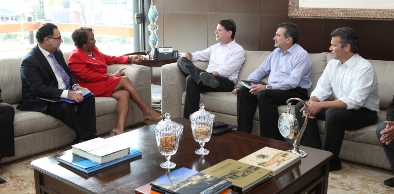 Cid Gomes se reúne com assessora sênior para projetos especiais dos EUA