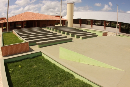 Alunos de Forquilha ganham nova Escola de Ensino Médio