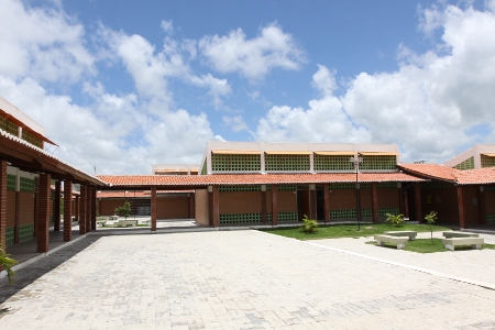 Moradores de Juritianha, em Acaraú,  recebem  Escola de Ensino Médio