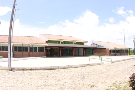 Moradores de Mucambo, em Marco,  ganham Escola de Ensino Médio