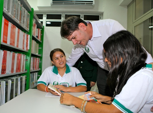 Nova Russas comemora a inauguração da Escola de Ensino Profissionalizante
