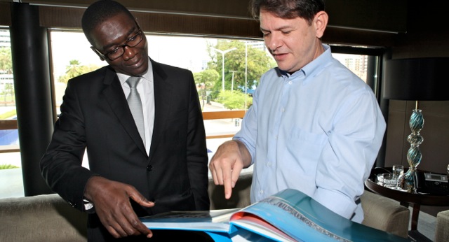 Governador Cid Gomes recebe embaixador do Senegal no Brasil