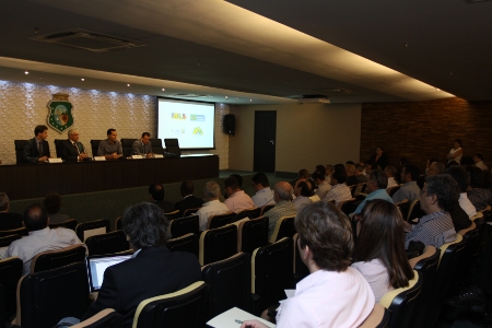 Cid Gomes debate modelo de operação com Banco Mundial