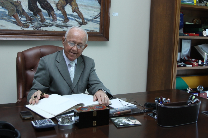 Desembargador José Arísio Lopes assume interinamente Governo do Estado